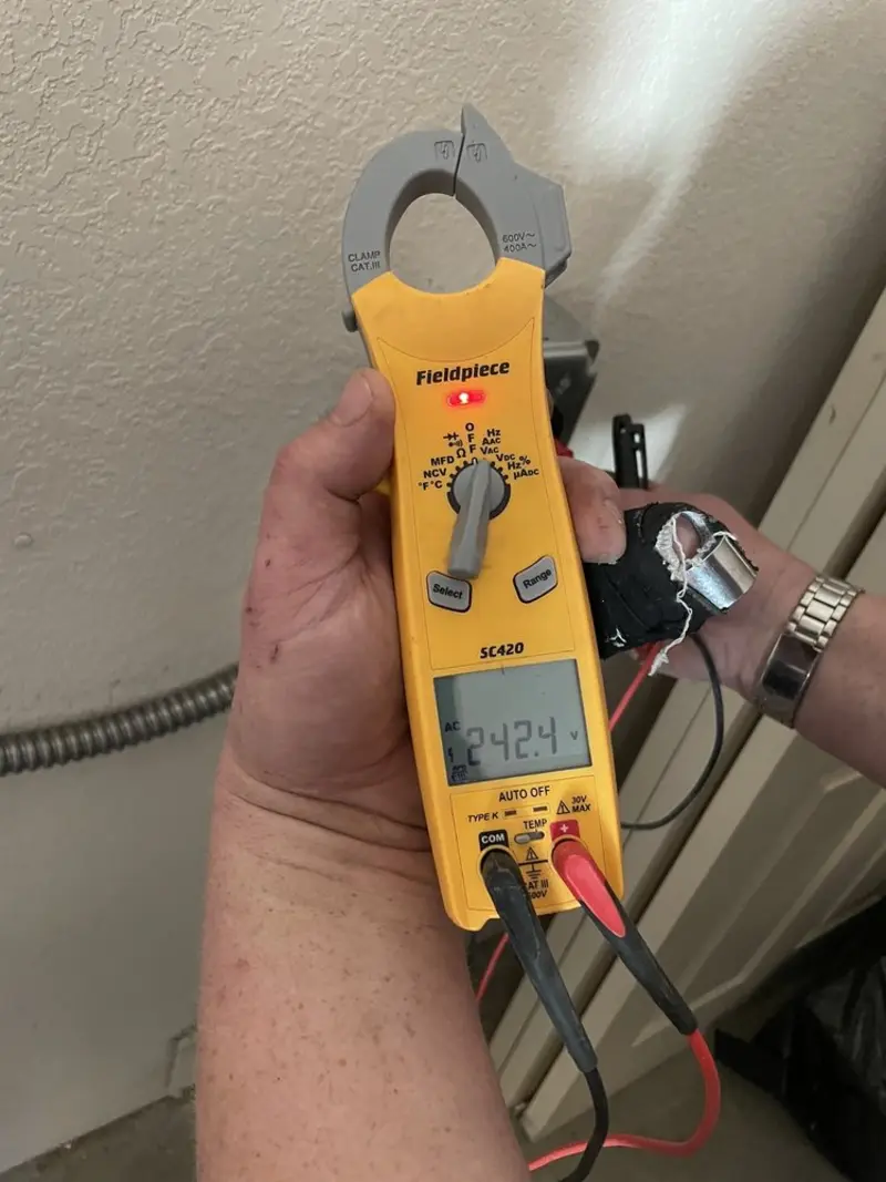 Voltage testing with clamp meter during Aluminum Wiring Replacement in Oradell